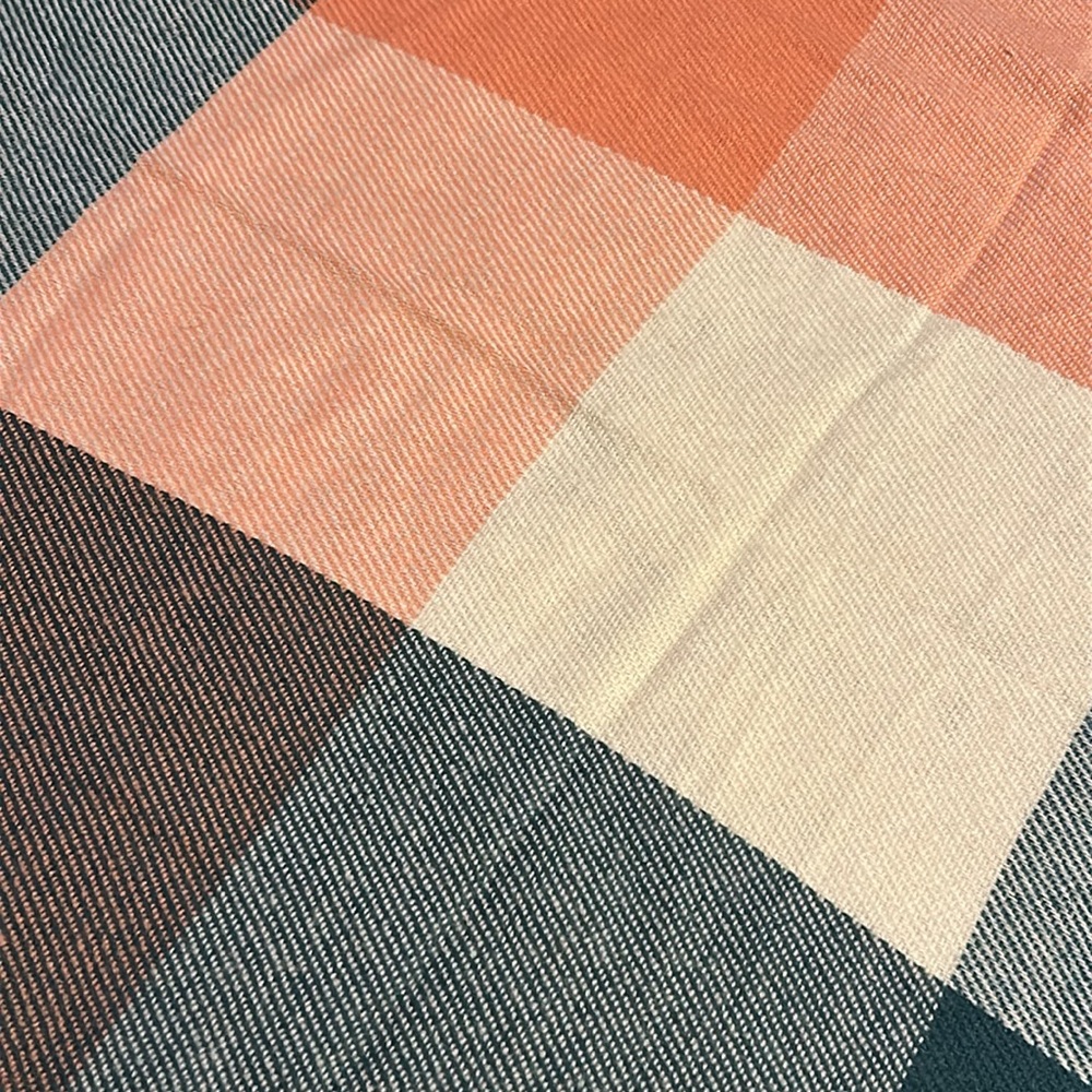 Women’s Colorful Checkered Scarf - Picture 3 of 6